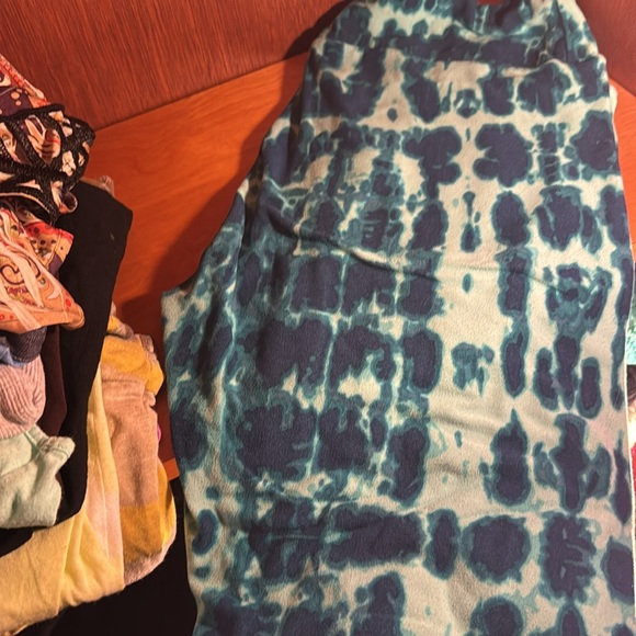 LULAROE TALL & CURVY various prints 5 Available to bundle - Picture 5 of 6